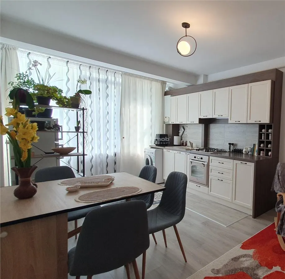 Apartment with 3 bedrooms for sale 64 sqm in Suceava, Burdujeni area - foto 1