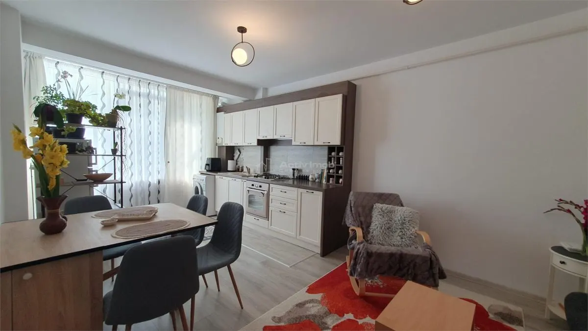 Apartment with 3 bedrooms for sale 64 sqm in Suceava, Burdujeni area - foto 3