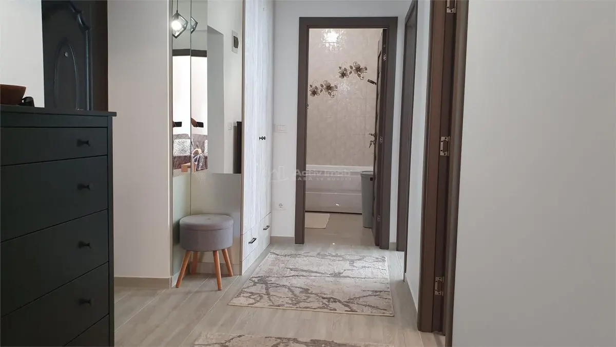 Apartment with 3 bedrooms for sale 64 sqm in Suceava, Burdujeni area - foto 4