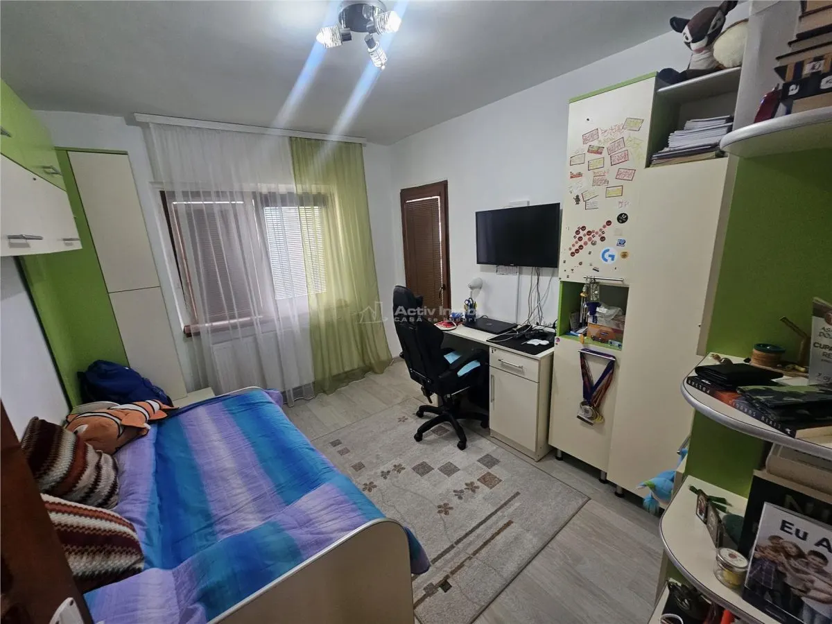 Resita, 3 Cam. Dec., Mobilat+Utilat, Micro 4 - foto 4
