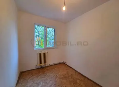 Apartament 3 camere zona Alexandru cel Bun - foto 2