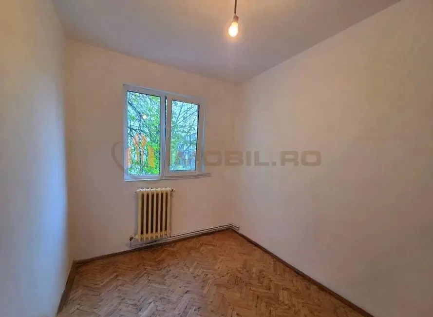 Apartament 3 camere zona Alexandru cel Bun - foto 2