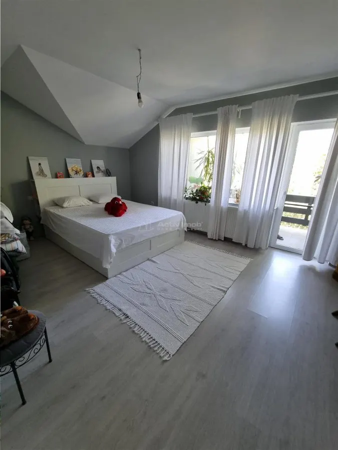 Casa-Vila Noua la intrare in Buzescu P+M - foto 13