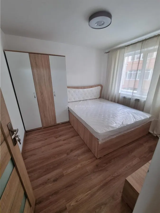 Apartament 3 camere modern et 1 Dunarii vis a vis de Liceul Teoretic bl 404 - foto 5