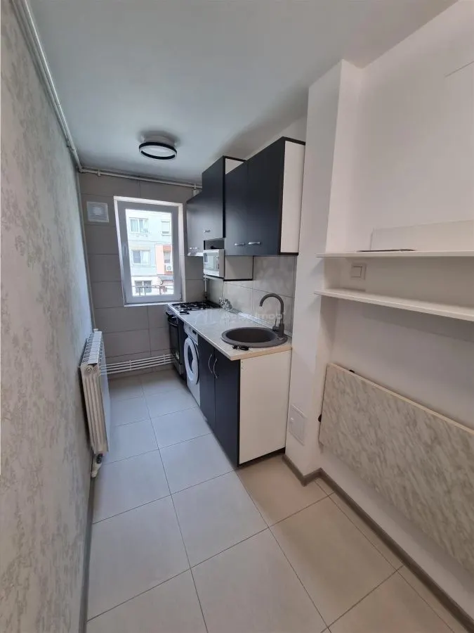 Apartament 3 camere modern et 1 Dunarii vis a vis de Liceul Teoretic bl 404 - foto 9