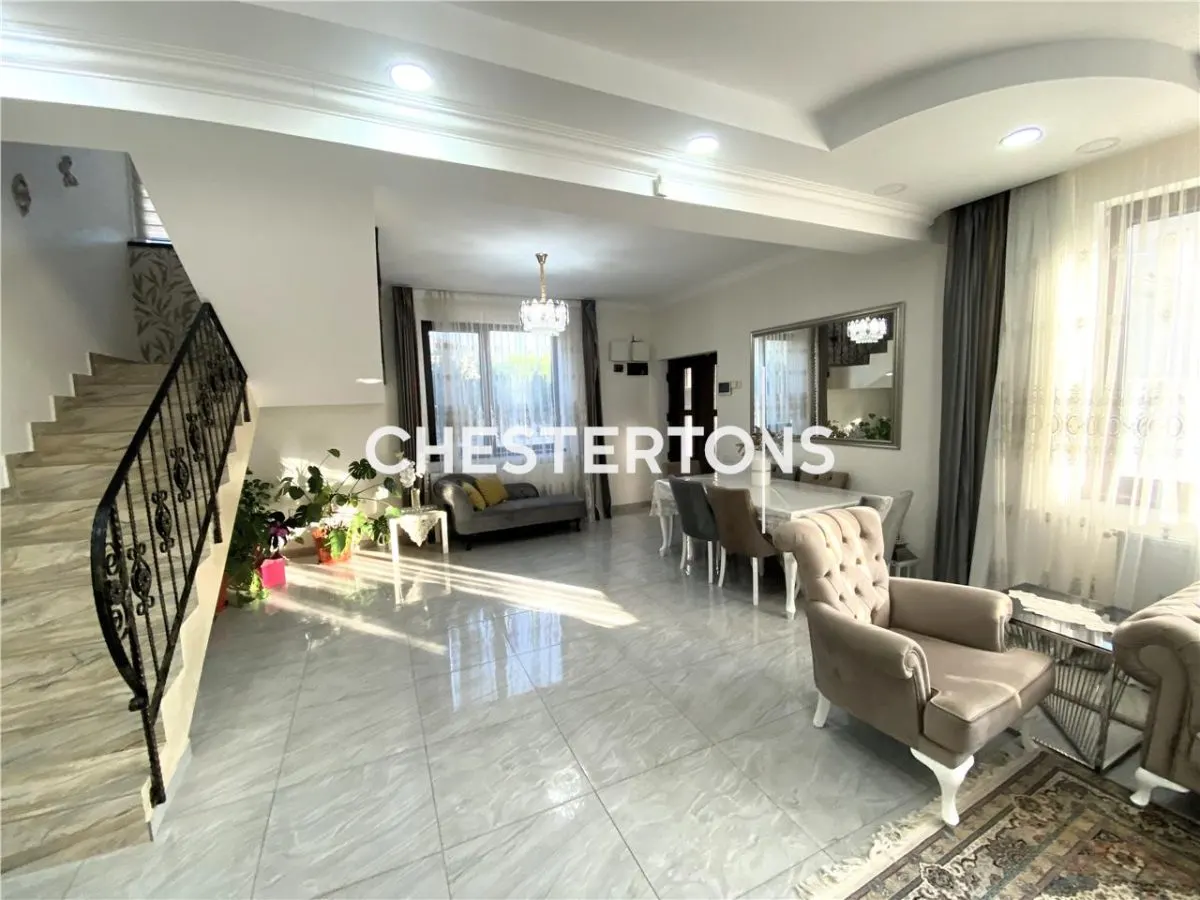 Maison à Vendre à Dobroesti, Département d'Ilfov - foto 4