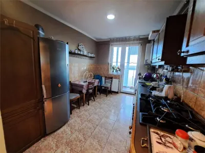 Apartamento Central con Vistas Panorámicas en Salonta - foto 9
