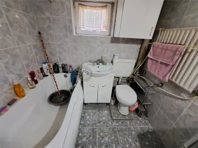 比哈里亚双代同堂家庭住宅 - foto 12