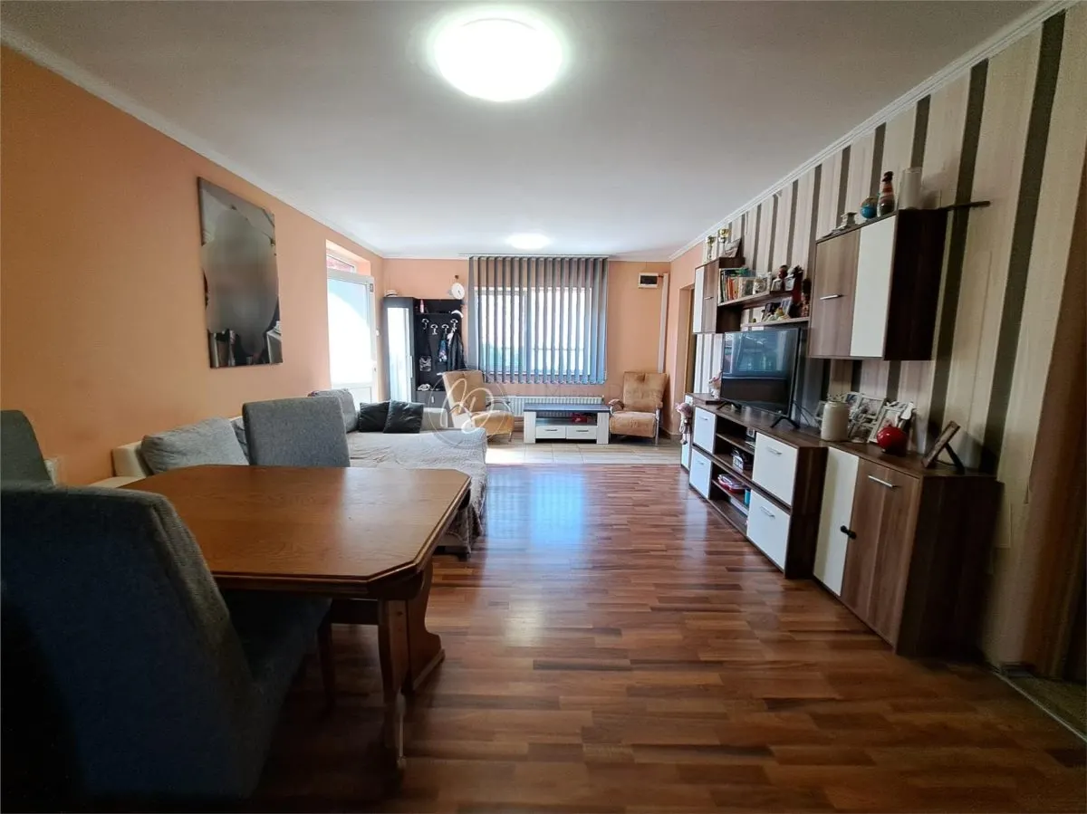 比哈里亚双代同堂家庭住宅 - foto 19