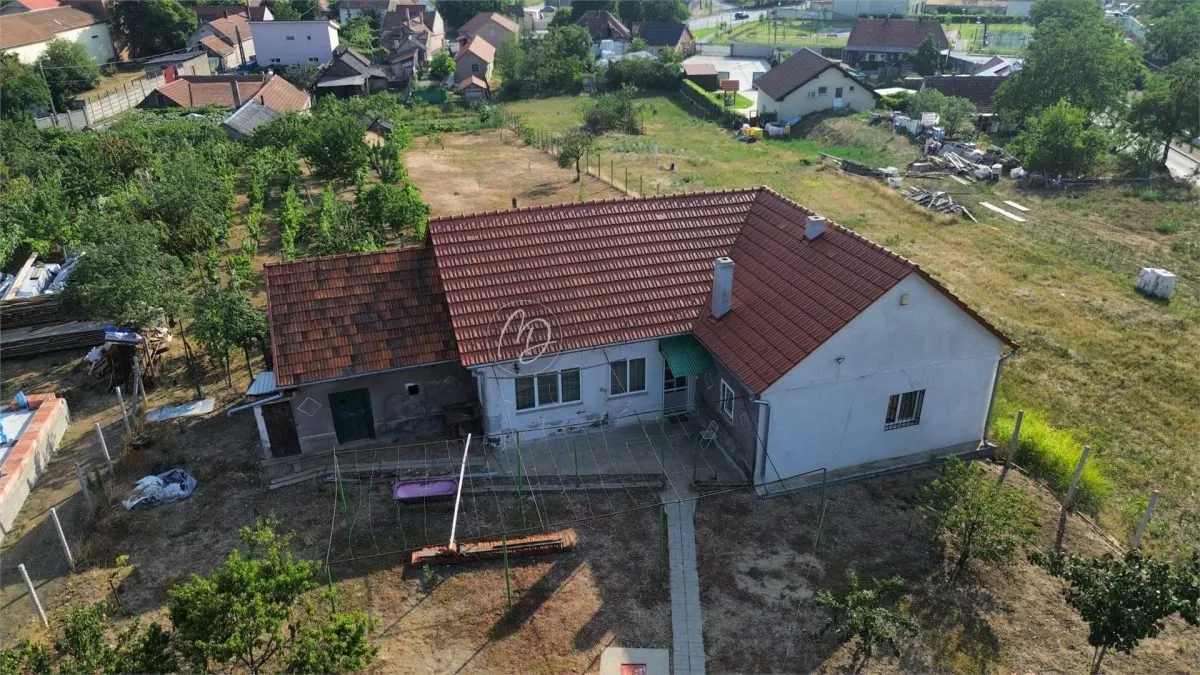 埃皮斯科皮亚宽敞地块的坚固砖砌住宅 - foto 2