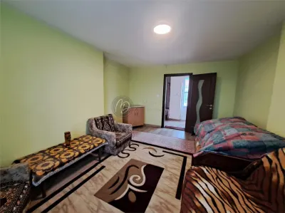 埃皮斯科皮亚宽敞地块的坚固砖砌住宅 - foto 11
