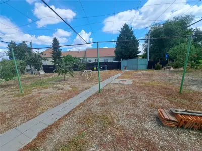 埃皮斯科皮亚宽敞地块的坚固砖砌住宅 - foto 14