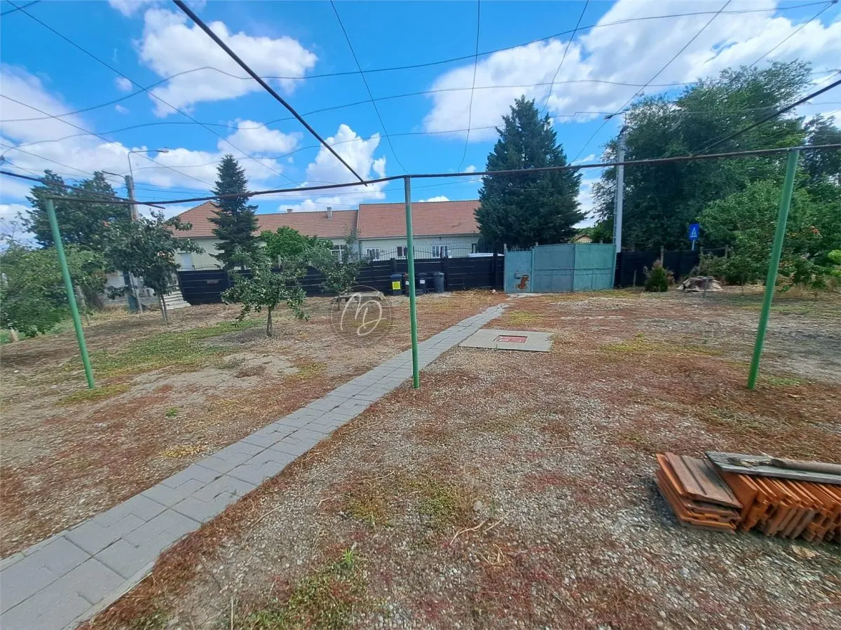 埃皮斯科皮亚宽敞地块的坚固砖砌住宅 - foto 14