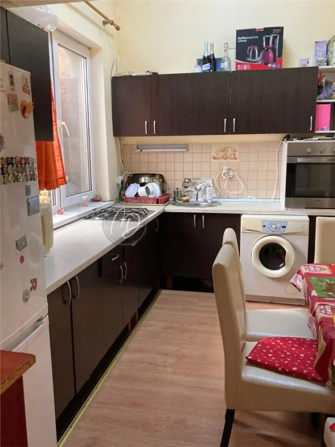 靠近佩托菲公园的砖砌住宅，奥拉迪亚 - foto 1