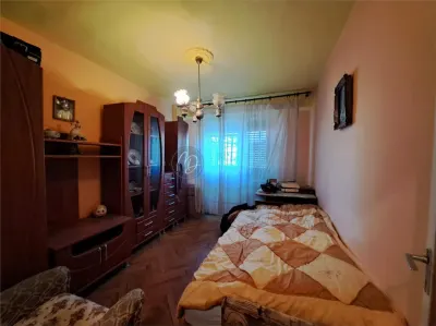 Apartment with 3 bedrooms for sale 67 sqm in Marghita - foto 3
