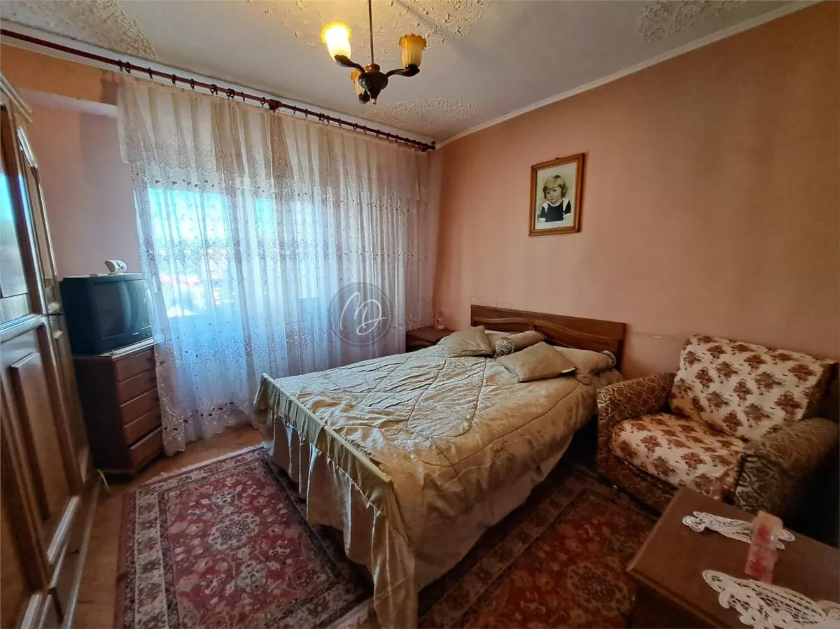 Apartment with 3 bedrooms for sale 67 sqm in Marghita - foto 4
