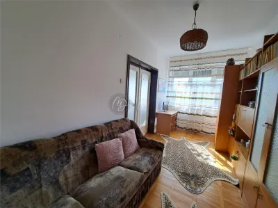 Spacious Split-Layout Apartment on Boulevard Dacia - foto 3