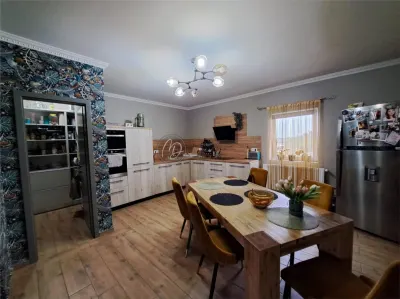 MDI Casa Lux Salonta – Exceptional Family Villa with Unlimited Potential - foto 2