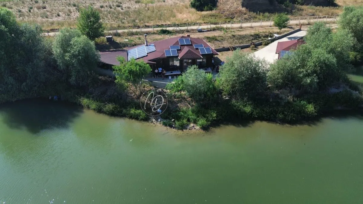 Timber Log Cabin with Private Fishing Lake - foto 1