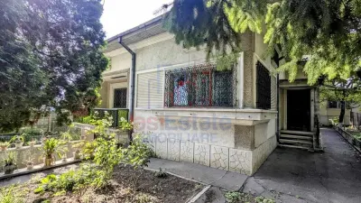 Copou Fagului街 - 砖砌房屋(1972年) 二层建筑，200平米，地块400平米 - Iasi