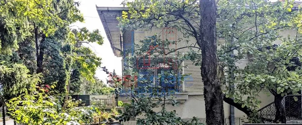 Copou Fagului街 - 砖砌房屋(1972年) 二层建筑，200平米，地块400平米 - foto 3