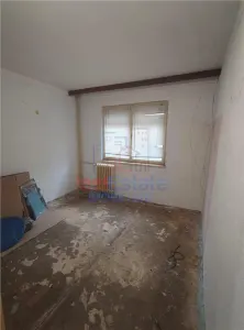 米尔切亚·切尔·巴特兰两卧室公寓，二楼，雅西 - Iasi