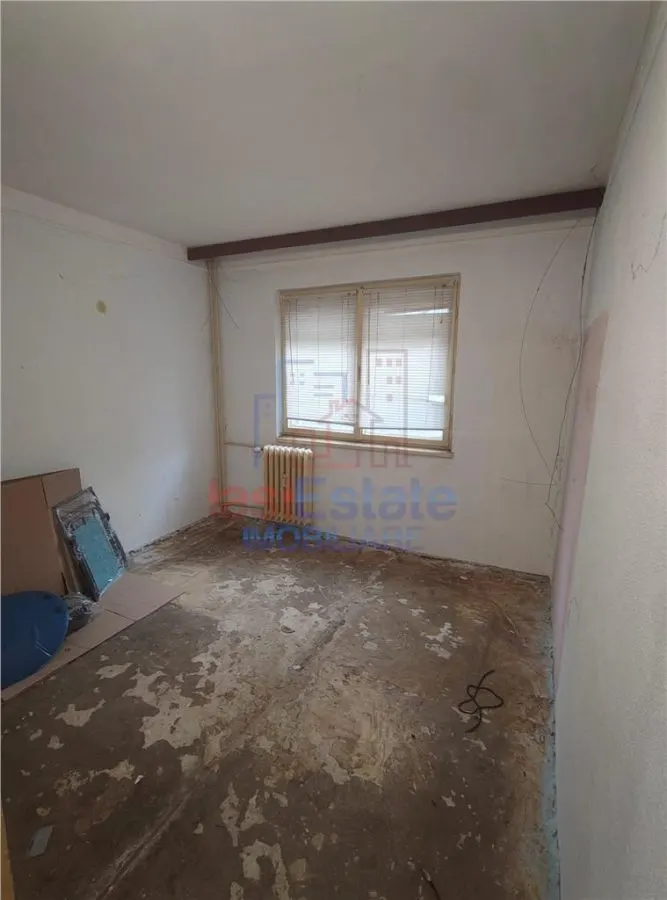 米尔切亚·切尔·巴特兰两卧室公寓，二楼，雅西 - foto 1