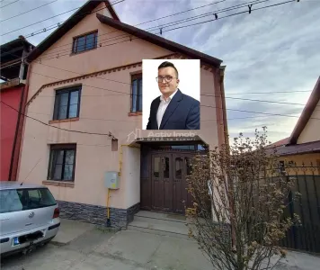 Caransebes, Villa RDC + Étage + Garage, Quartier Pipirig - Caransebes
