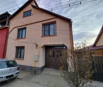 Caransebes, Villa Ground + First Floor + Garage, Pipirig Area - foto 17