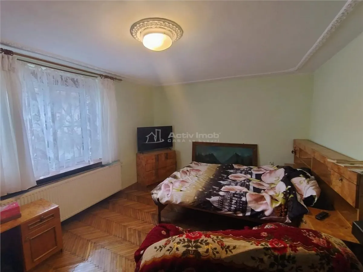 Caransebes, Villa Ground + First Floor + Garage, Pipirig Area - foto 4