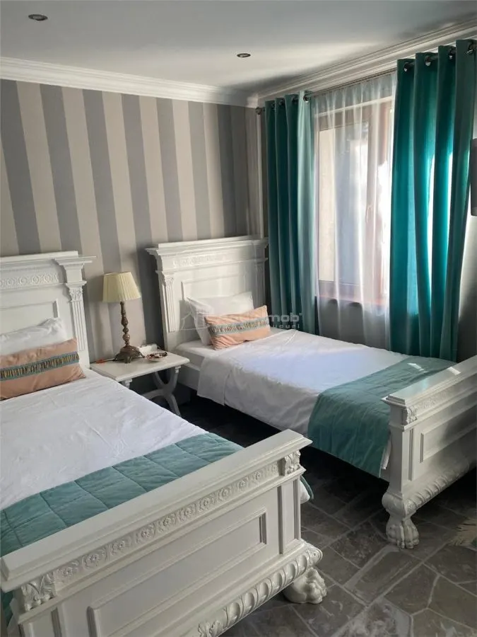 Casa de Huéspedes en Venta en Hunedoara - foto 13