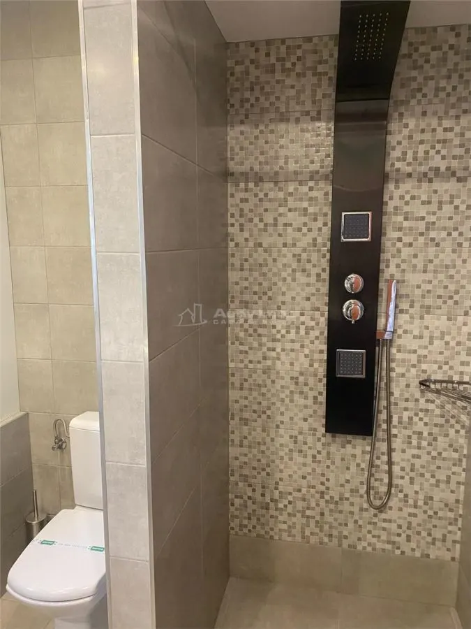 Casa de Huéspedes en Venta en Hunedoara - foto 17