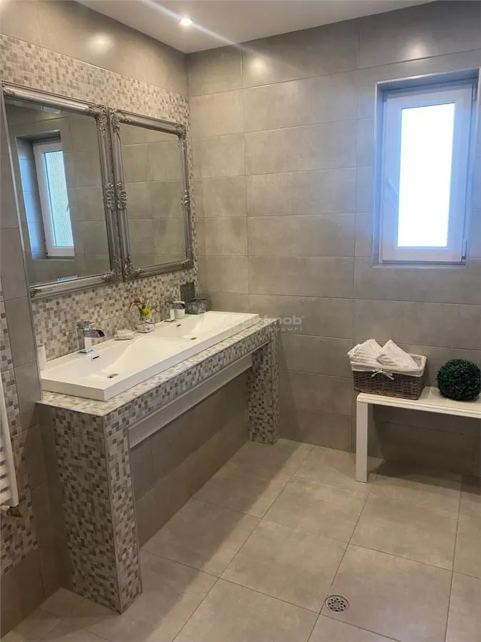 Casa de Huéspedes en Venta en Hunedoara - foto 18