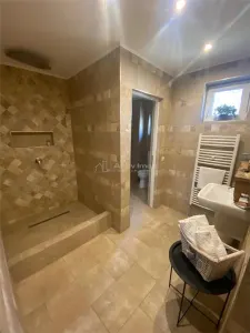 Casa de Huéspedes en Venta en Hunedoara - foto 19