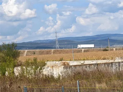 Industrial Land 48,450 sqm, Prepared Platform & HGV Access, Ozun, Brașov - foto 3