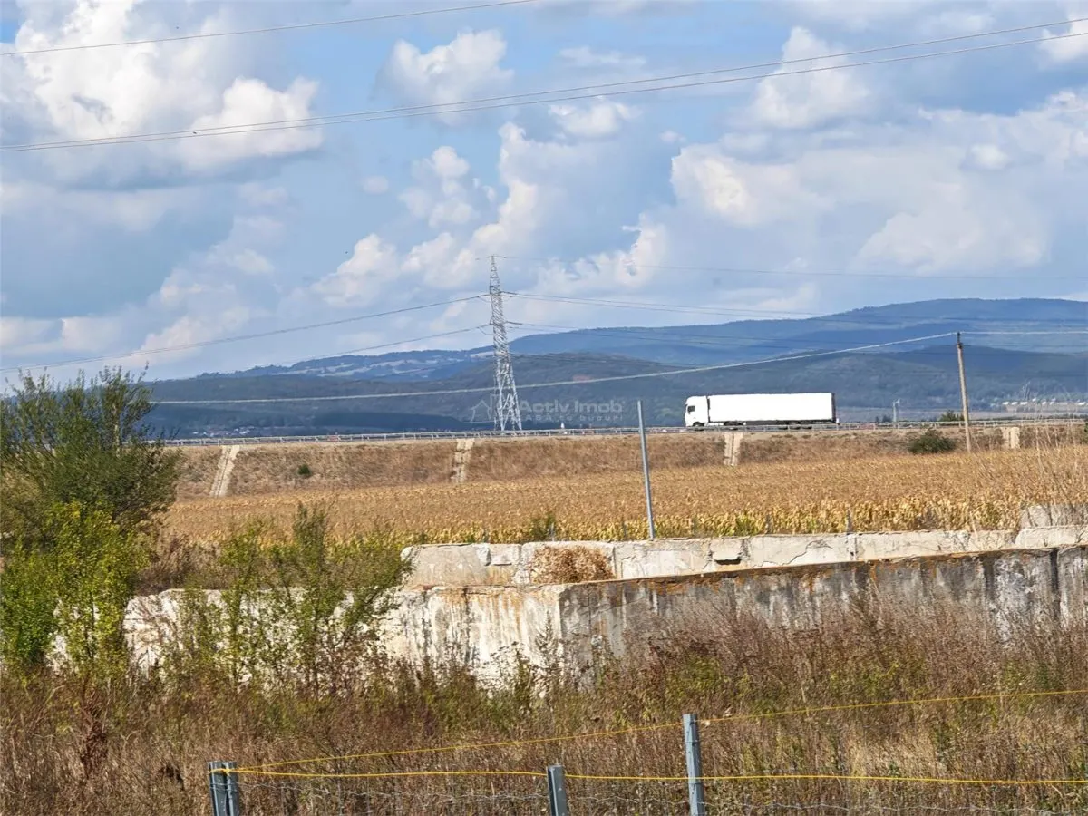 Industrial Land 48,450 sqm, Prepared Platform & HGV Access, Ozun, Brașov - foto 3