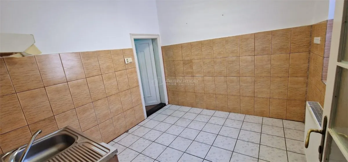 House / villa for sale 100 sqm in Resita, Muncitoresc area - foto 12