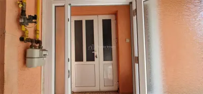 House / villa for sale 100 sqm in Resita, Muncitoresc area - foto 13