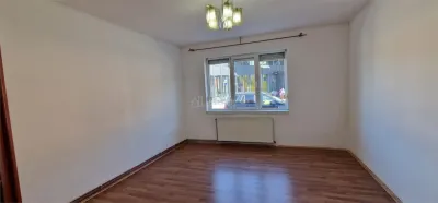 House / villa for sale 100 sqm in Resita, Muncitoresc area - foto 22