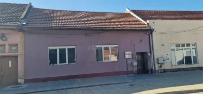 House / villa for sale 100 sqm in Resita, Muncitoresc area - foto 25