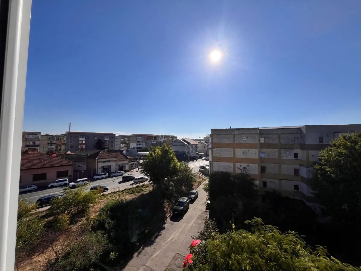 Lugoj, Cosy 2-Bedroom Apartment, Ready to Move In, 62 sqm, Riverside Location - foto 14