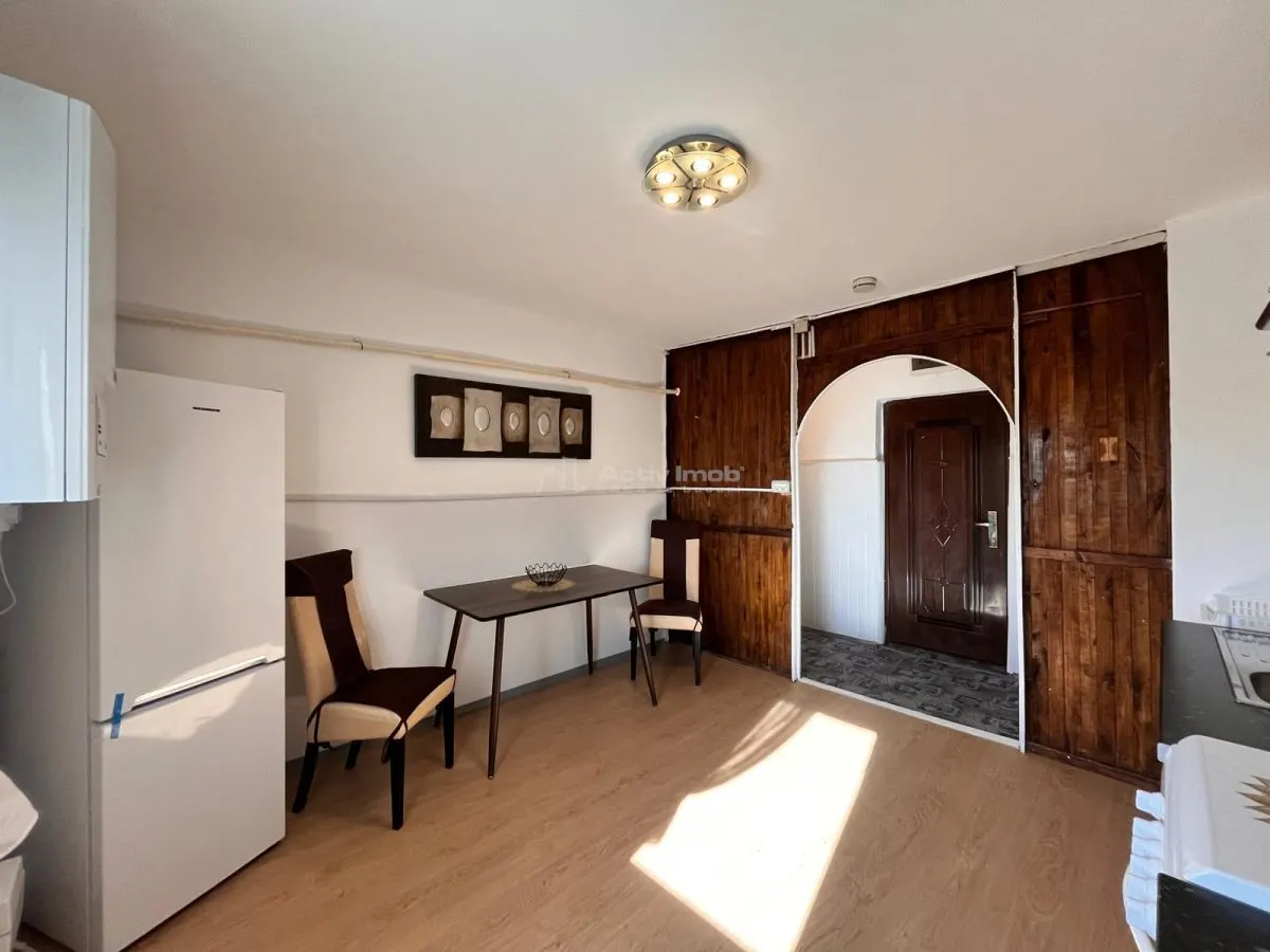 Lugoj, Cosy 2-Bedroom Apartment, Ready to Move In, 62 sqm, Riverside Location - foto 16