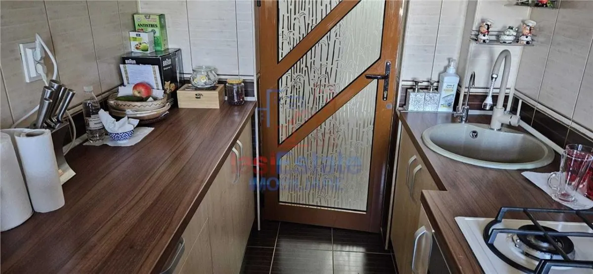Apartament 3 camere decomandat zona Podu Ros - Centrala proprie - foto 6