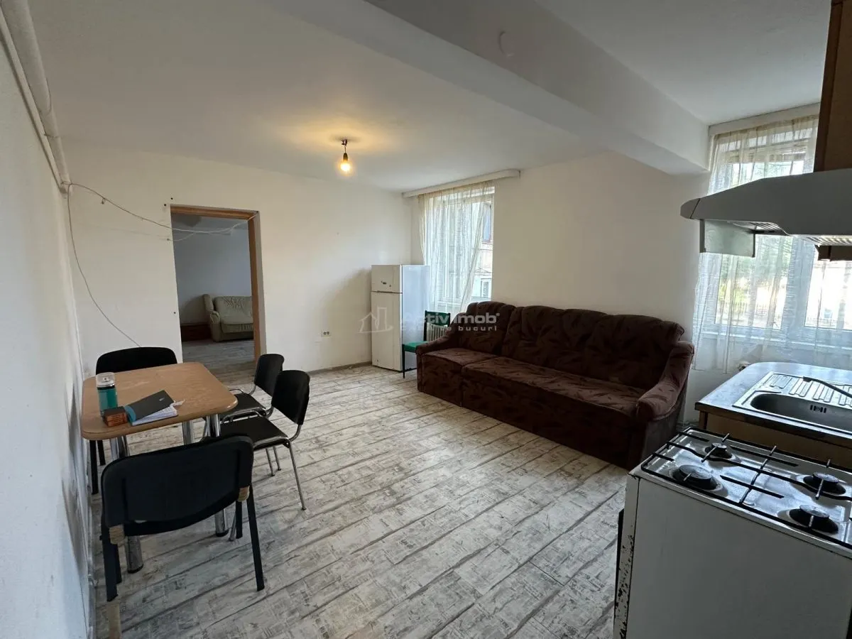 Apartment with 2 bedrooms for sale 40 sqm in Resita, Moroasa 2 area - foto 2