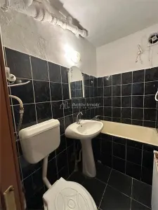 Apartment with 2 bedrooms for sale 40 sqm in Resita, Moroasa 2 area - foto 11