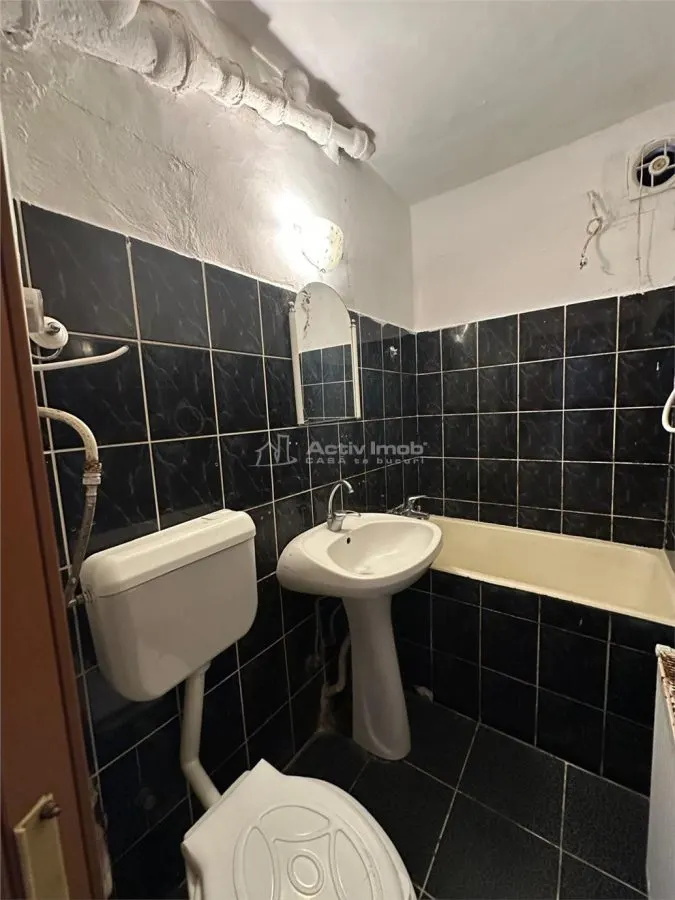 Apartment with 2 bedrooms for sale 40 sqm in Resita, Moroasa 2 area - foto 11