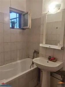 Appartement 4 Chambres à Louer, Chauffage Central Gaz, Rez-de-chaussée, Vlaicu - foto 2