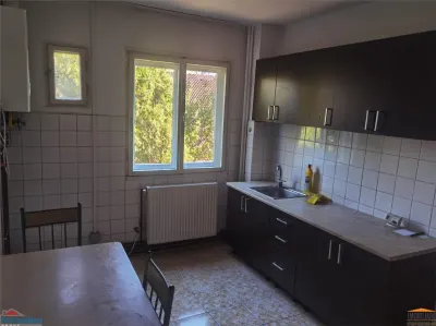 Appartement 4 Chambres à Louer, Chauffage Central Gaz, Rez-de-chaussée, Vlaicu - foto 3
