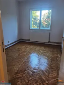 Appartement 4 Chambres à Louer, Chauffage Central Gaz, Rez-de-chaussée, Vlaicu - foto 8