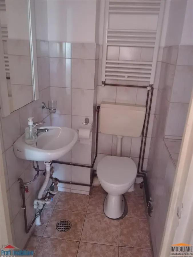 Appartement 4 Chambres à Louer, Chauffage Central Gaz, Rez-de-chaussée, Vlaicu - foto 10